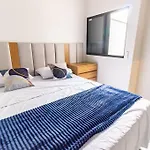 Lindo Apto Novo E Prox Ao Metro C Cama Queen